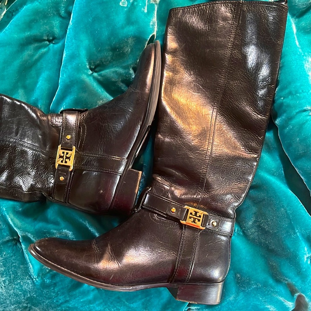Beautiful Tory Burch riding boots, knee high